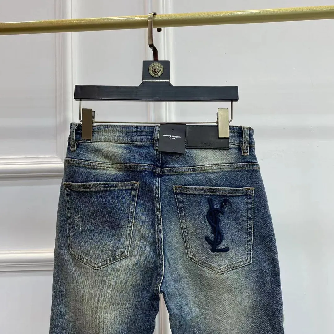 💰146 model number k58 🔥Autumn hot style SAINT LAURENT SLP Saint Laurent counter new jeans!  Yves Saint Laurent's top-quality super soft high cotton washed denim fabric! The cost of washing each piece is as much as three times that of conventional craftsmanship. The touch is extremely delicate. Once you get it, you really can’t put it down. It has a full sense of luxury! The real counters use materials worth more than a thousand yuan, giving you an unparalleled sense of luxury!  Details after details! Yves Saint Laurent’s latest debut model this year! The whole body has a simple and elegant design, the back pockets of the pants are made of high-quality craftsmanship, and the waistband has a luxurious logo leather label! Extremely exquisite! Real materials inside, just for the ultimate touch, without sacrificing high cost!  World premiere new product! Hot-selling items at the counter, the ultimate luxury! Whether it’s for personal use or as a gift, it’s a king-level choice! No pressure to manage any large business occasions and high-end private clubs! Highly recommended to buy!   Color; high-end blue Size: M-XXL